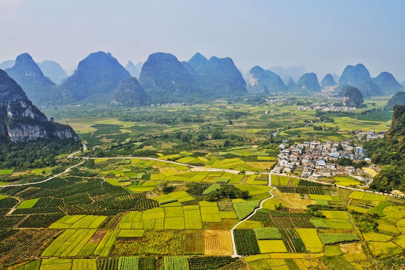 桂林会仙沐宦村玻璃田