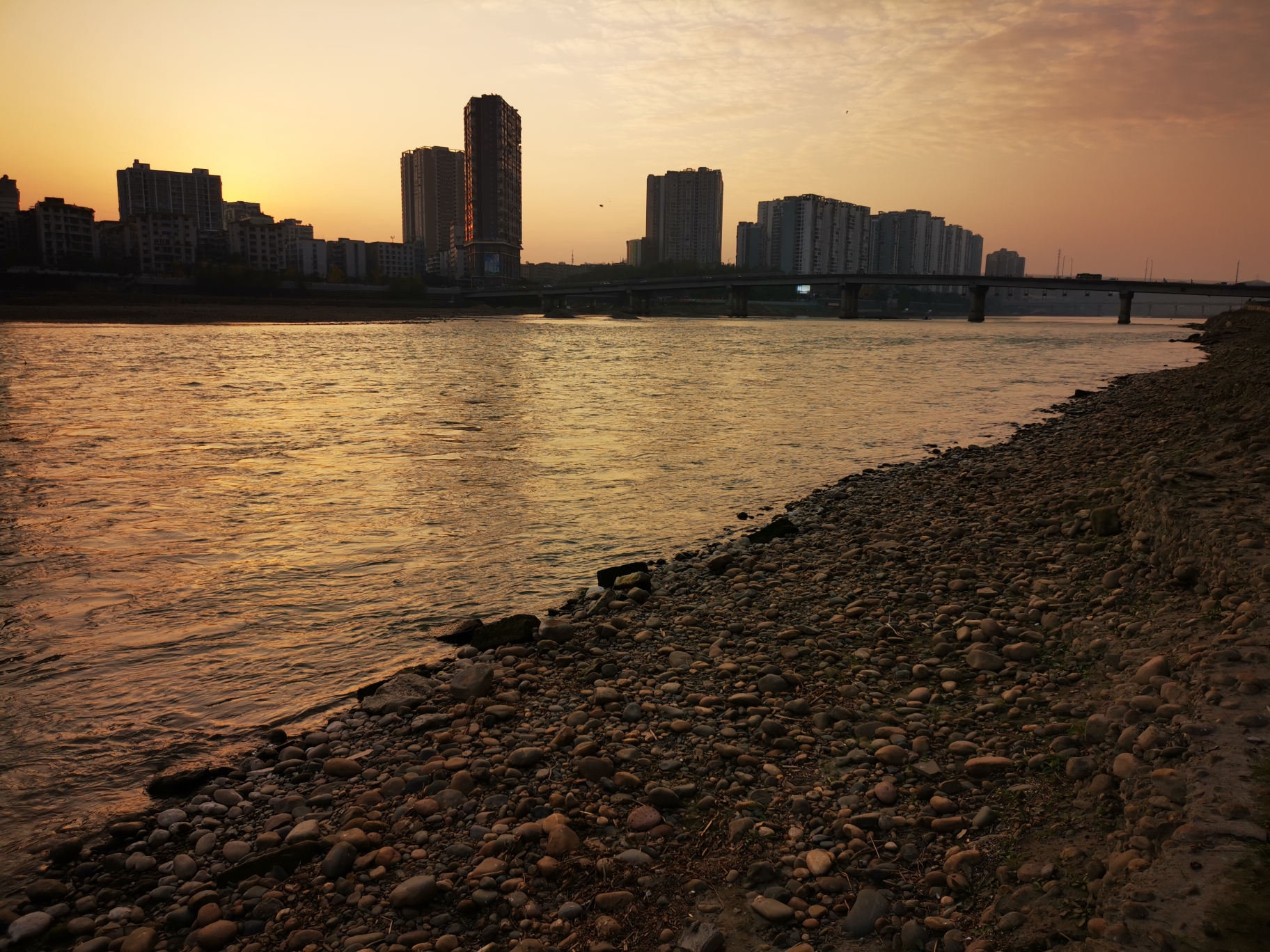 简阳沱江东门河坝