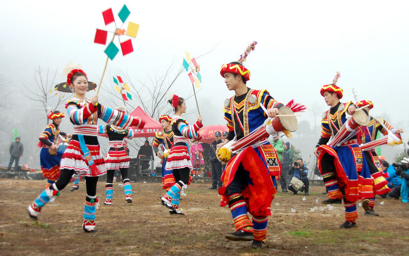 口哨瑶族舞曲演奏奇石