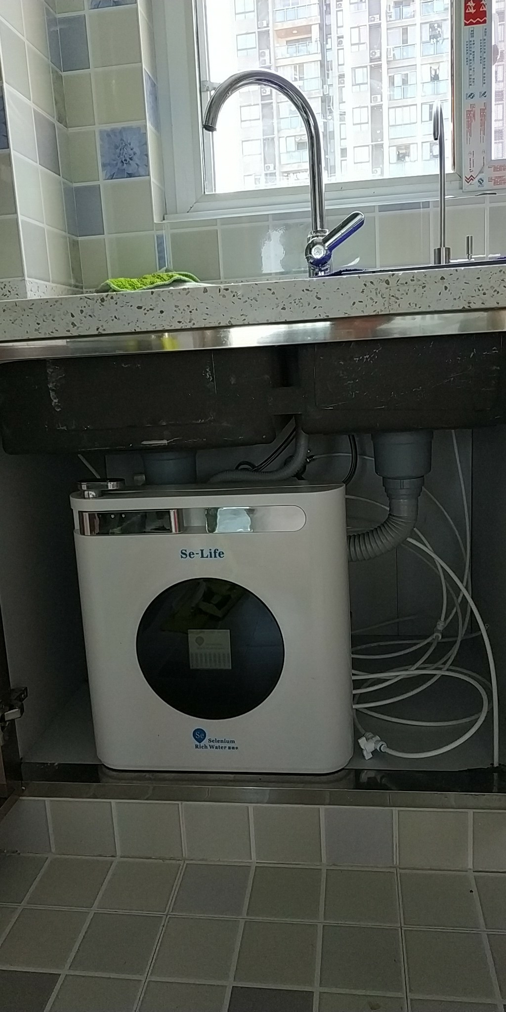 中大富硒水机 智能管线饮水机