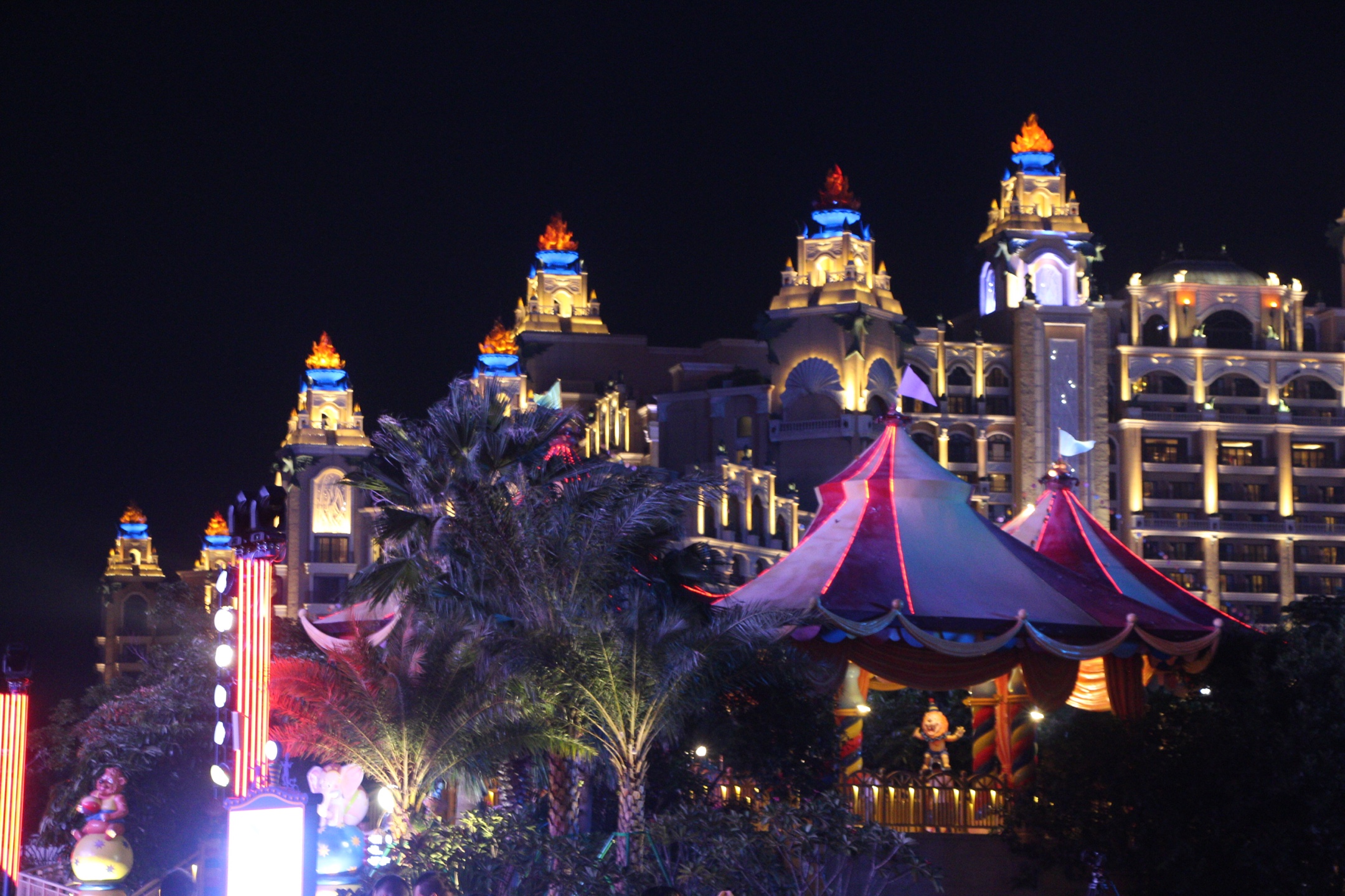 珠海横琴湾酒店夜景的一角.