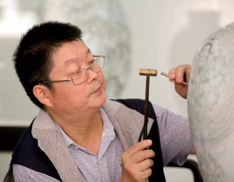 刘永强以刀作笔写春秋