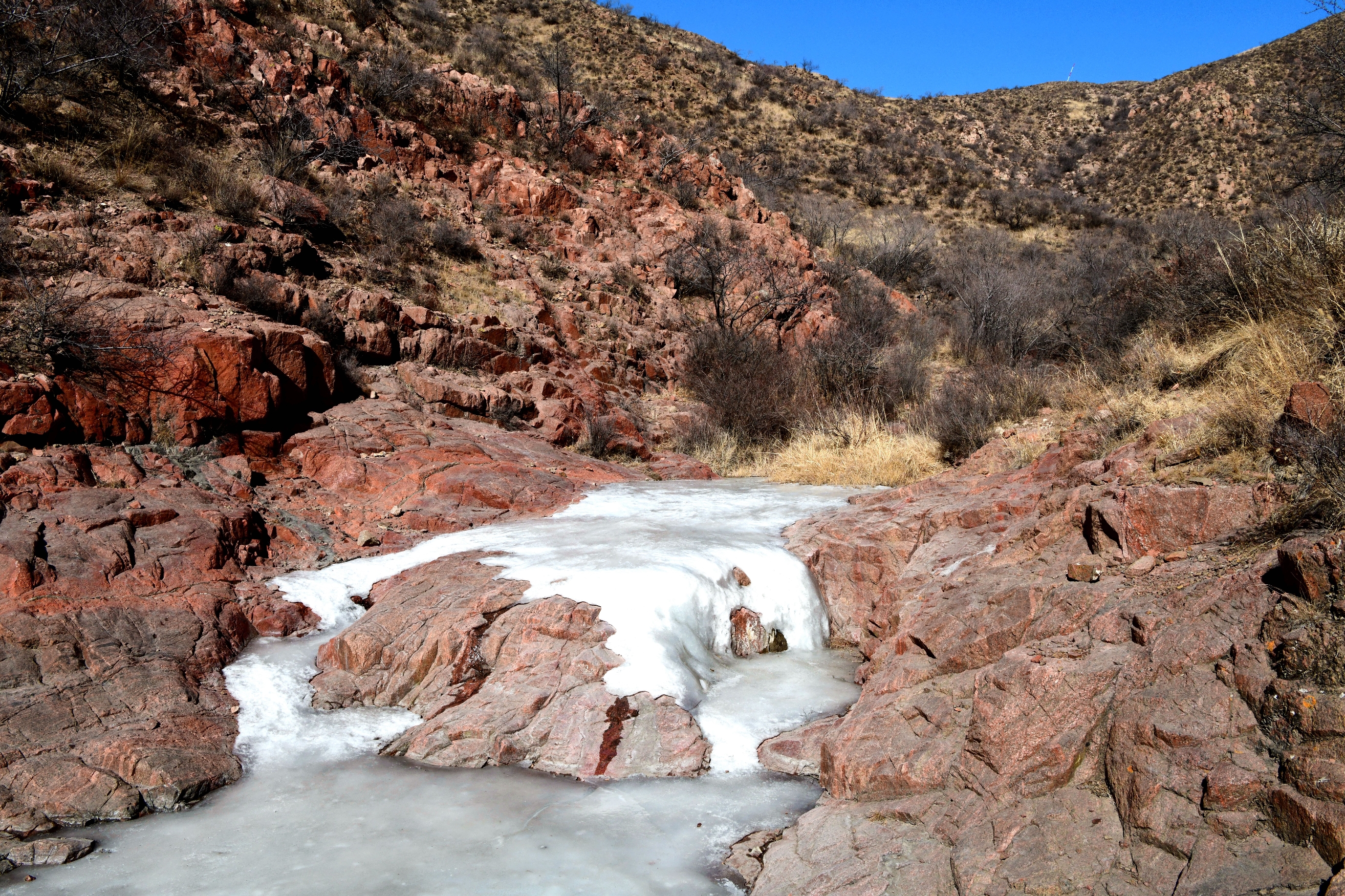 和开心的人在一起玩,大同雷公山徒步环穿一日游.