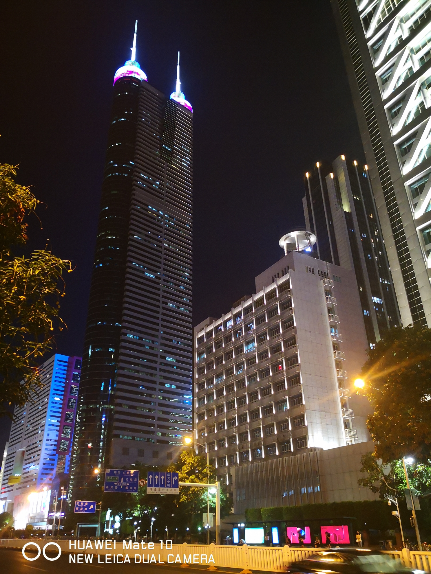 深圳布吉河两岸夜景