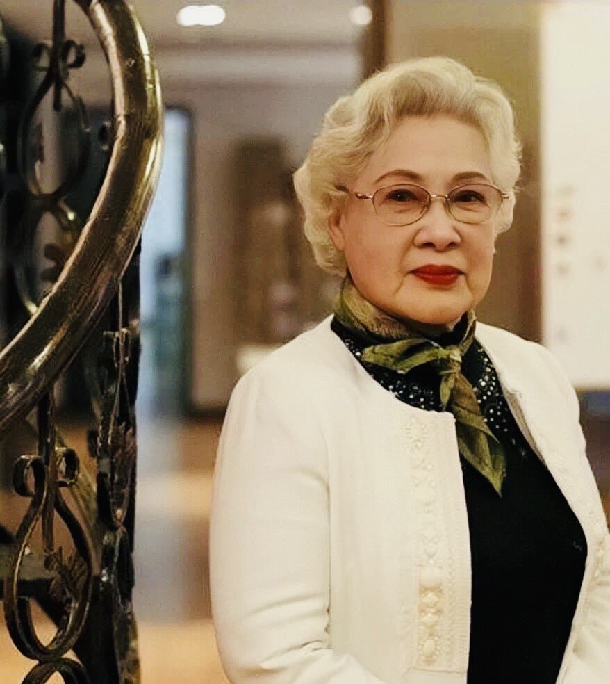 名人专访:秦怡像妈妈一样美丽