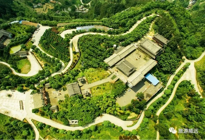 我的家乡威远镇西镇