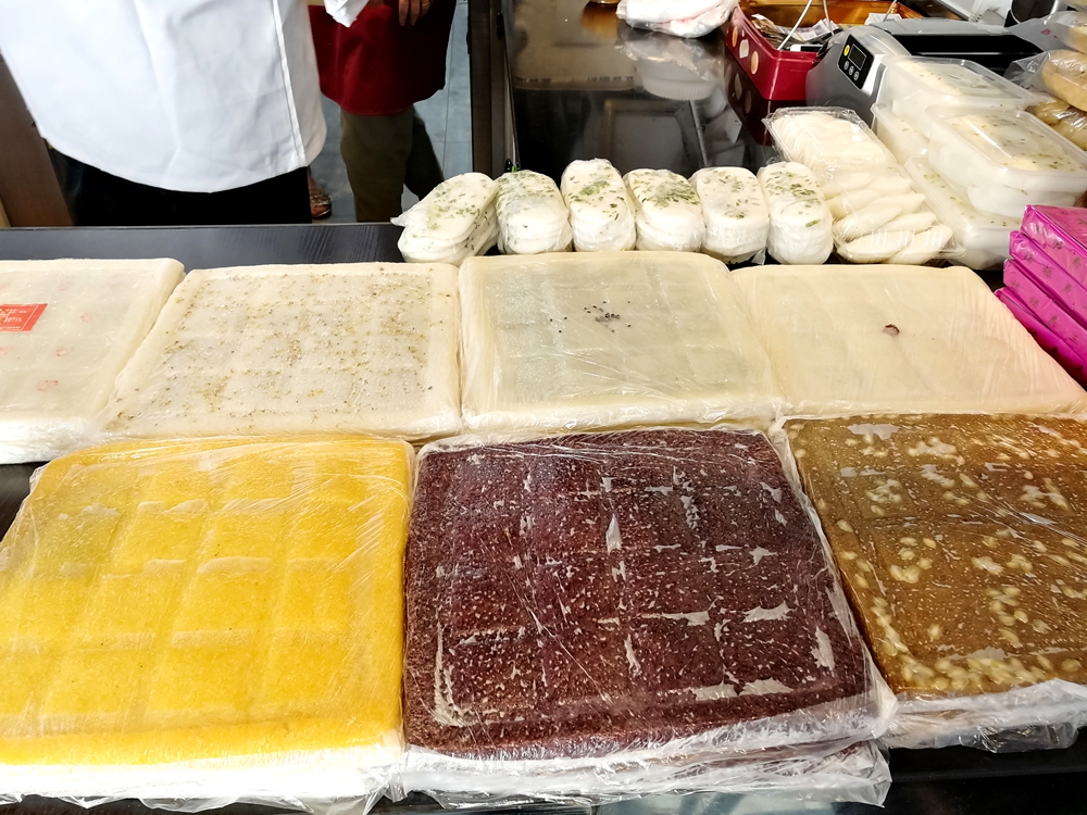 七宝古镇阿毛方糕,软糯鲜甜,总是能勾起大家儿时的回忆.