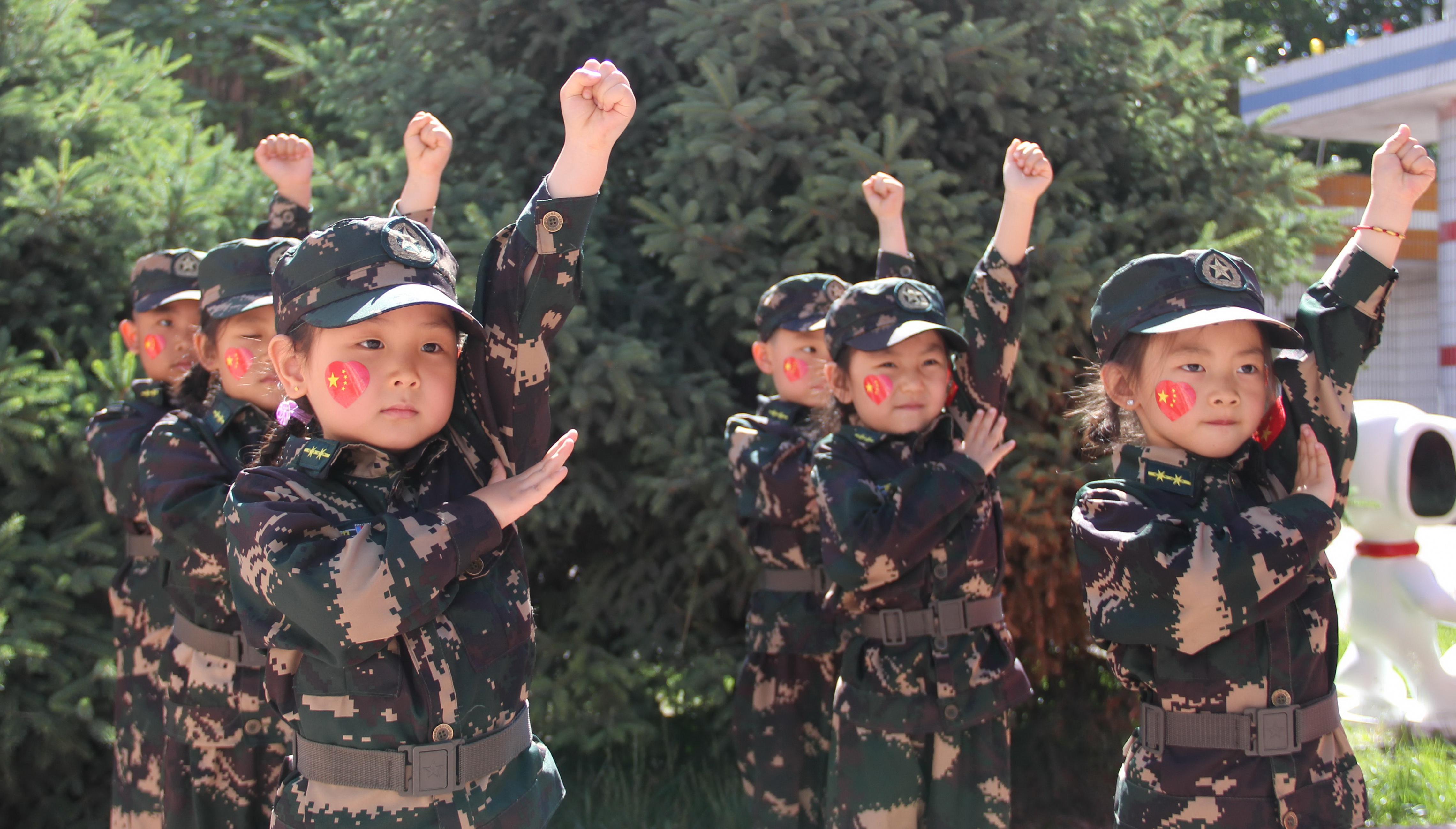 曙光幼儿园"我是兵团小战士"主题活动暨庆祝"六一"儿童节小战士团体操