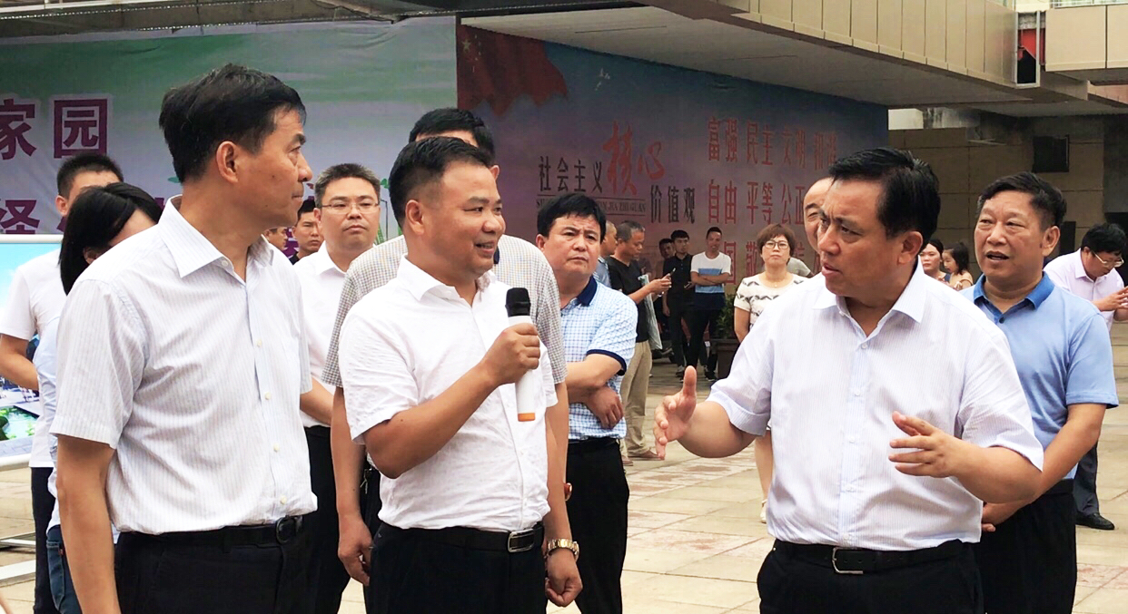 王建国书记介绍情况