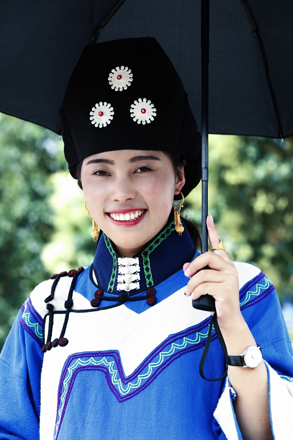 川西南  大凉山  布拖  美姑 彝族火把节选美活动中 那危乎高哉  硕大