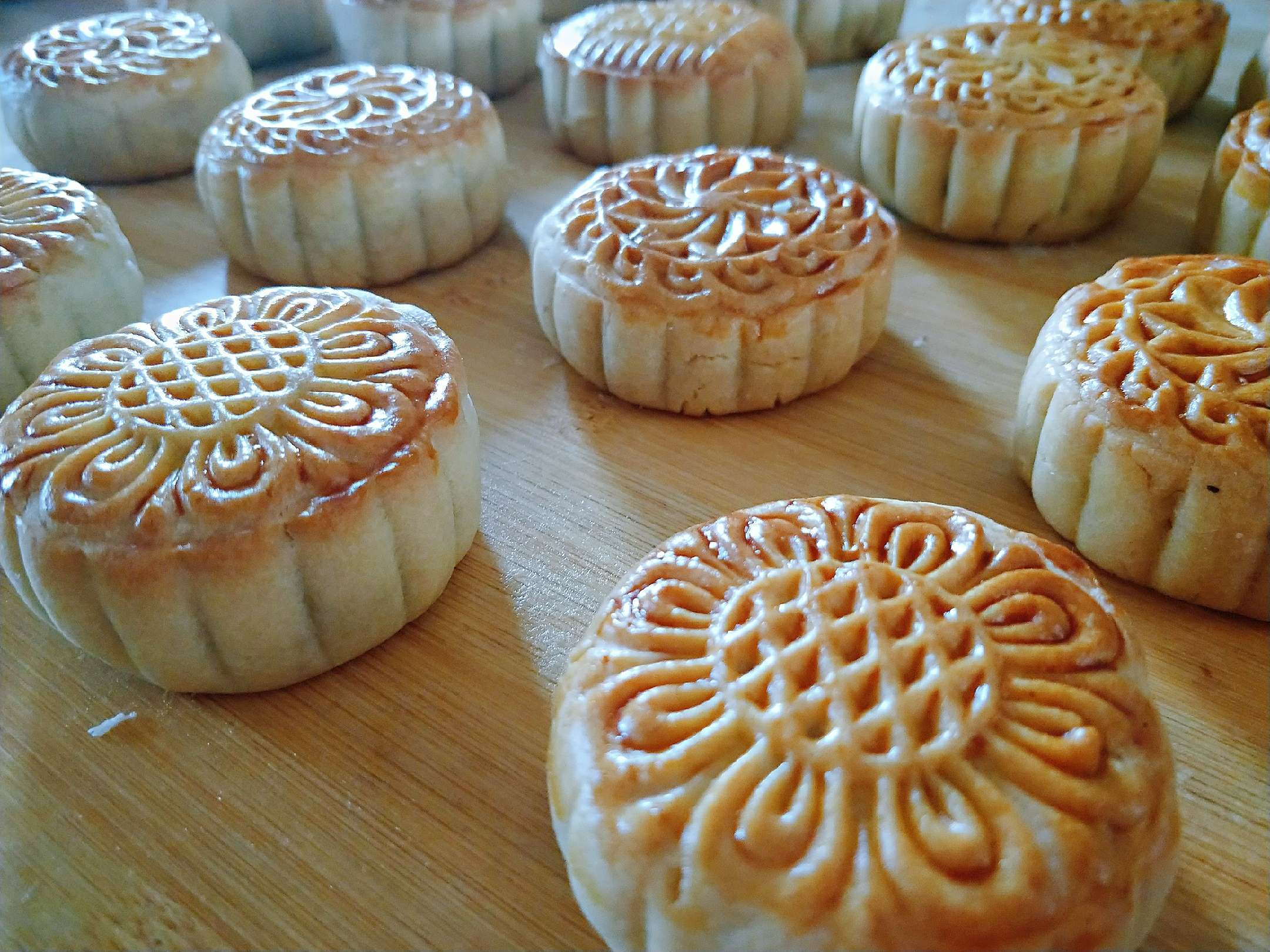 月满中秋,一样的中秋,不一样的月饼