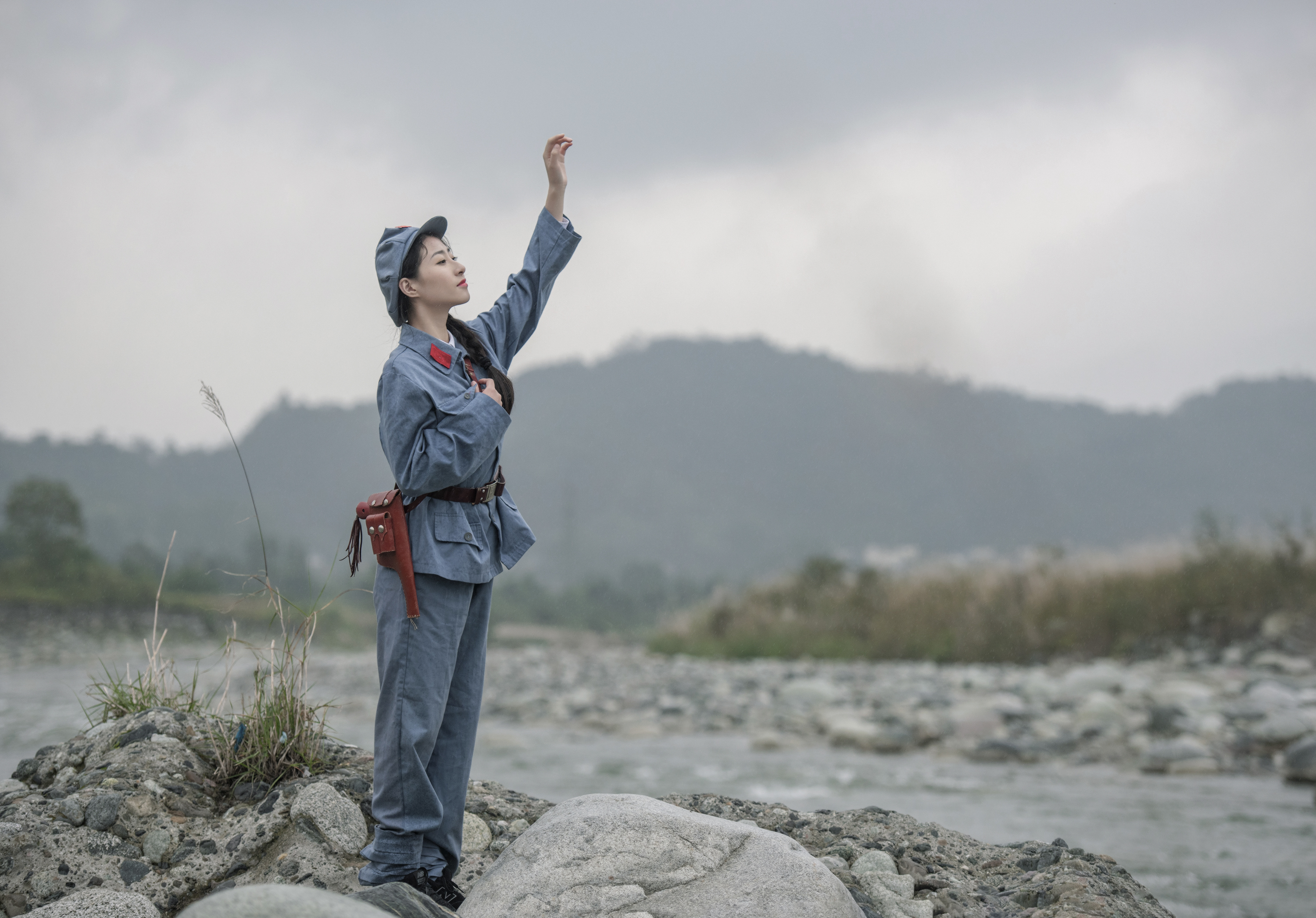 红军哥哥你慢慢走