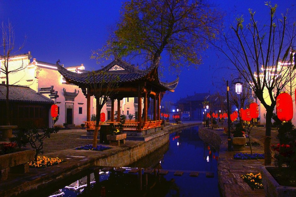 八都岕长兴老街一座现代的仿古建筑