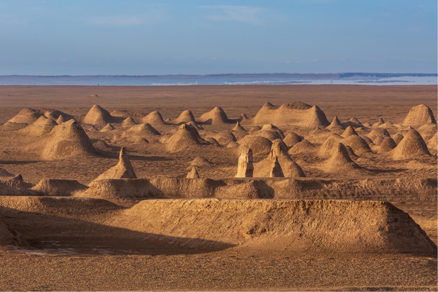首发格尔木的雅丹地貌