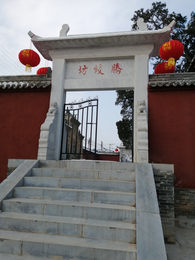 大红灯笼映雪红 万泉文庙展新容