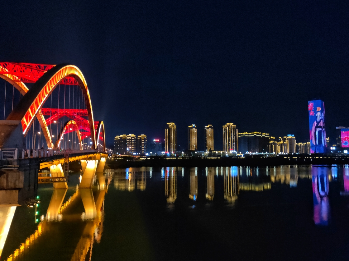 南充印象嘉陵江湿地公园夜景(手机版)完稿于5,10日.