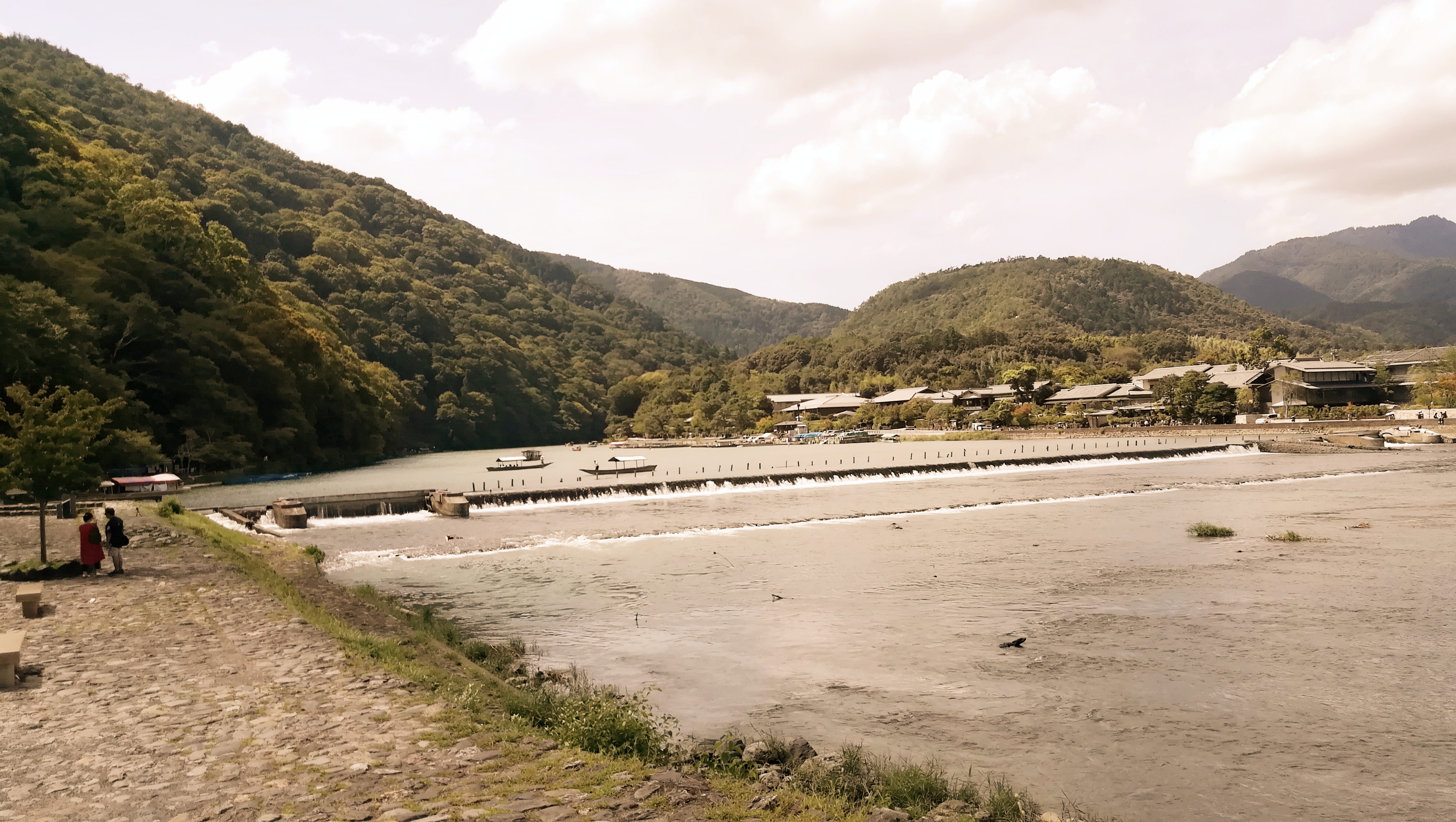 大堰川岸边中之岛公园