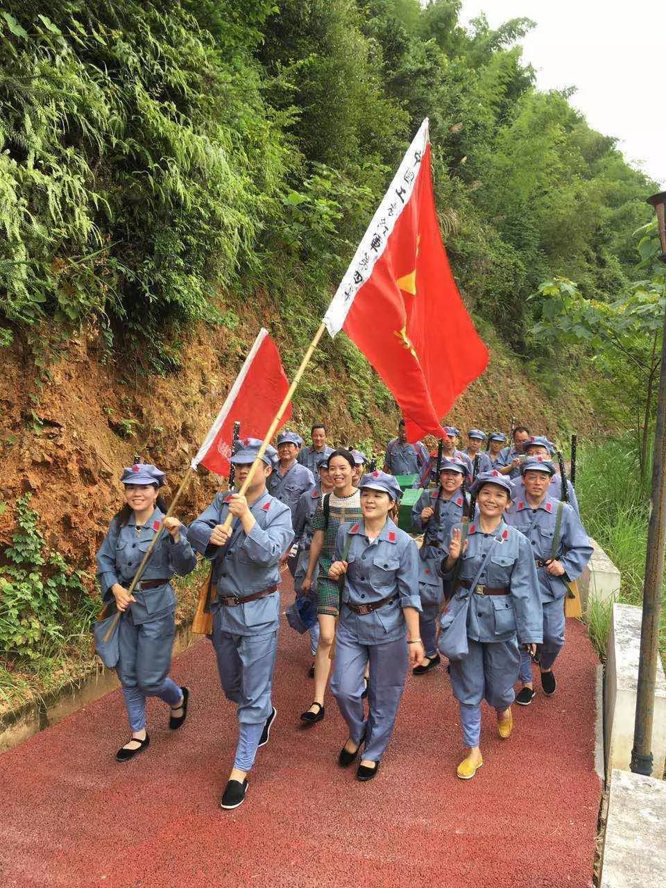 盼紅軍的一首歌映山紅