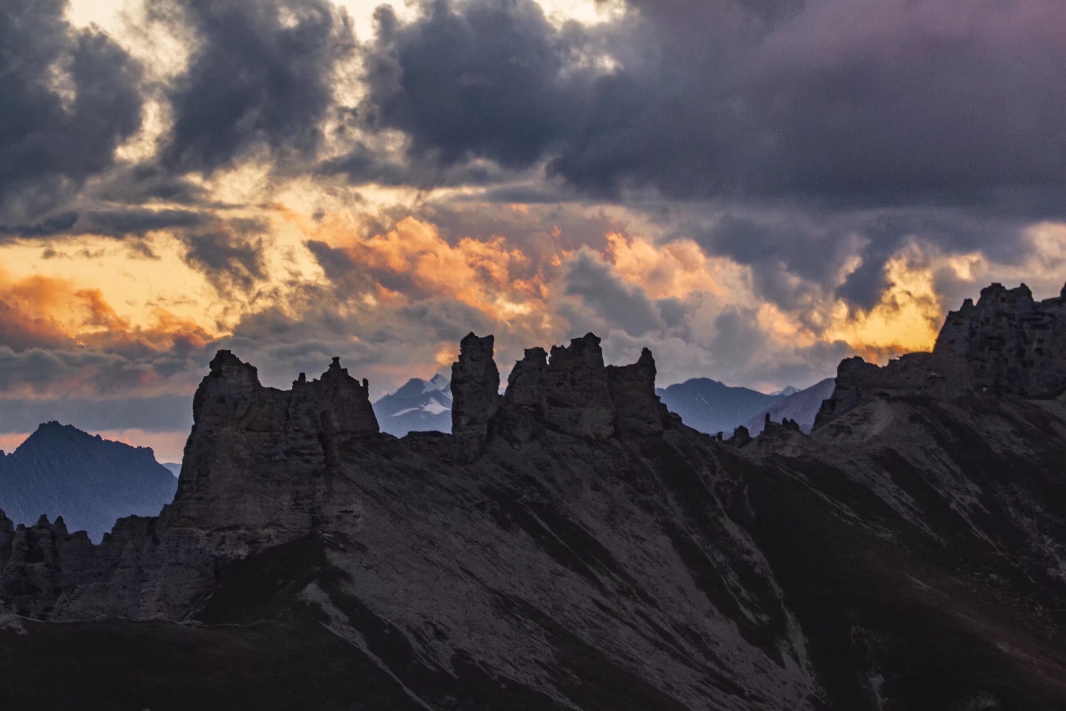 和静奎克乌苏石林(2)