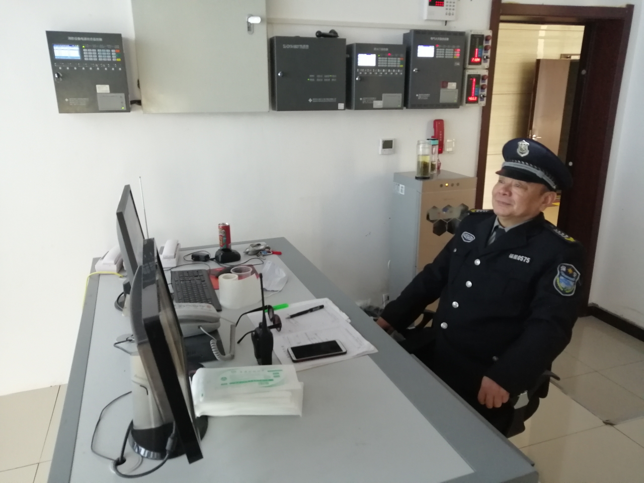 临控室中控员曾仪