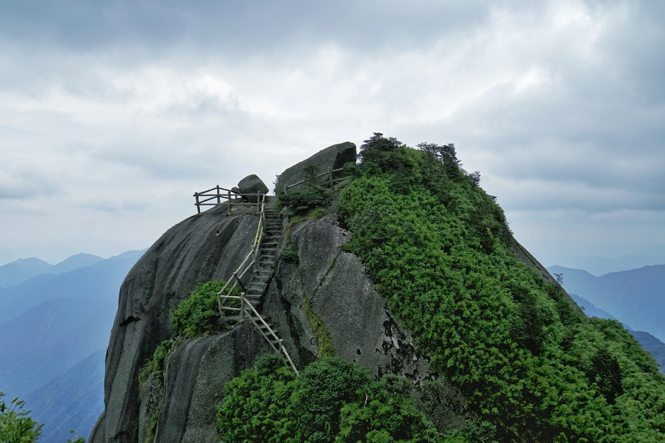 桂林漓江源头猫儿山