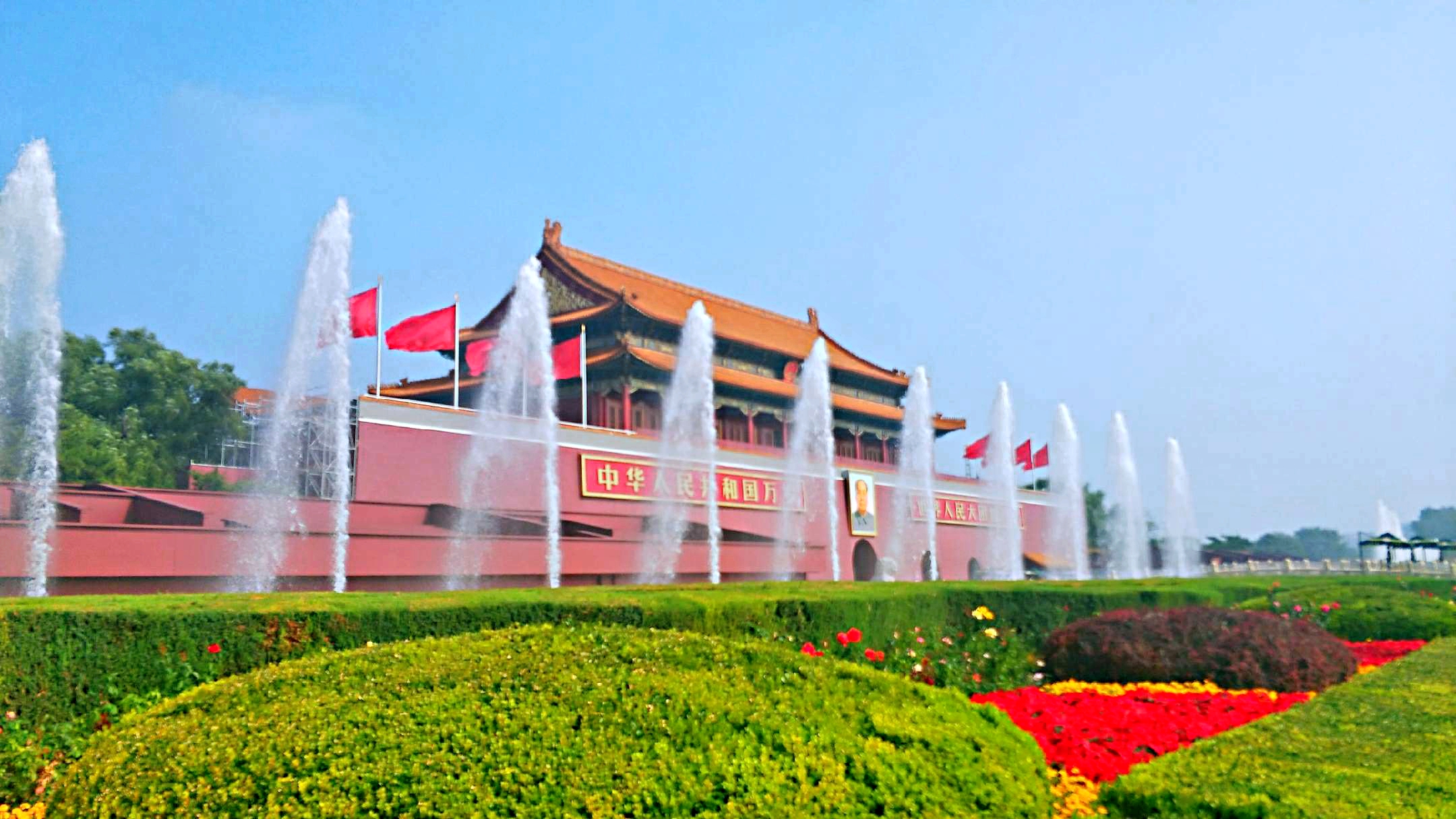 雄伟壮丽的天安门——祖国的象征