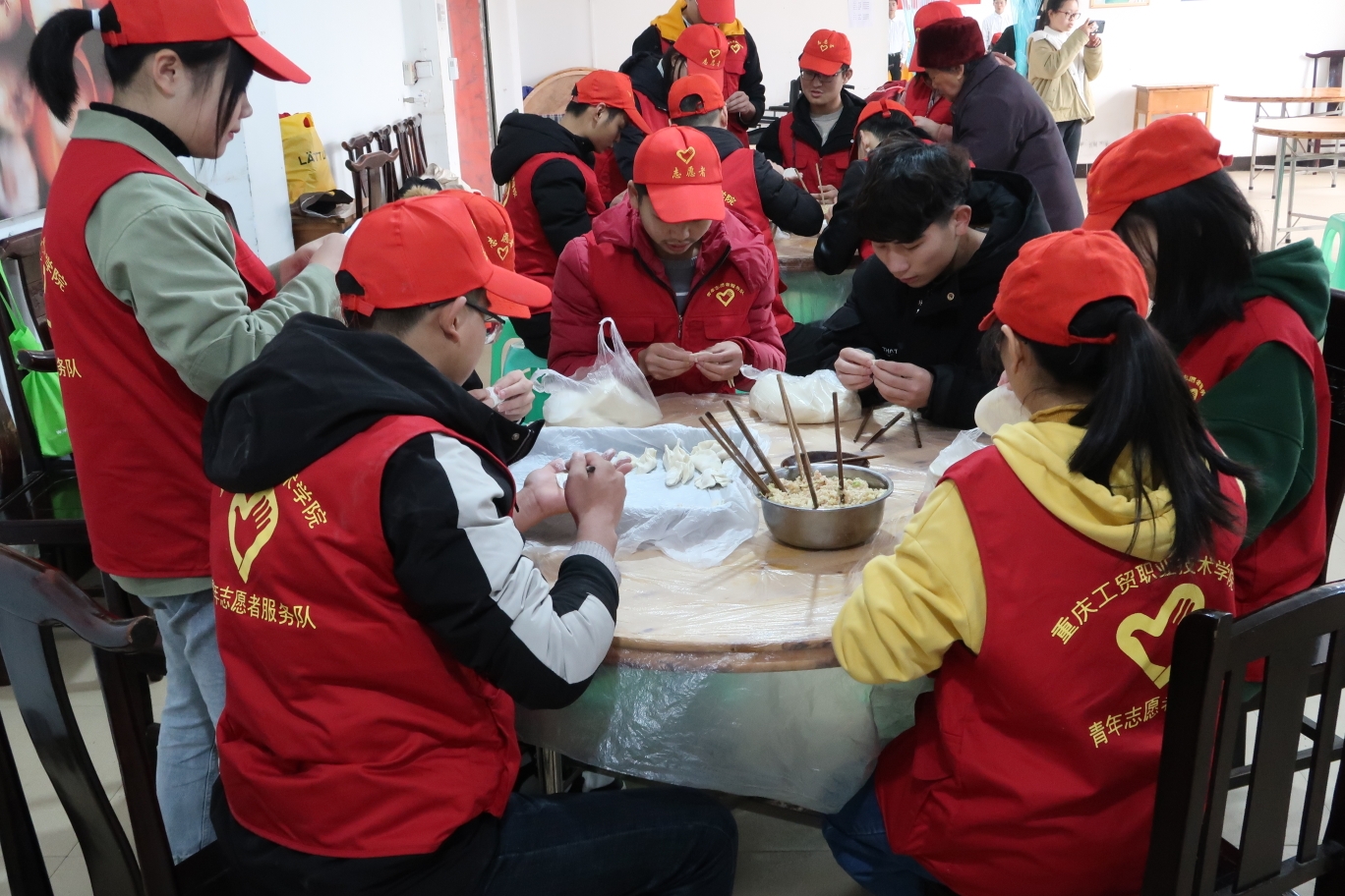 佛光养老院志愿者服务暖心窝