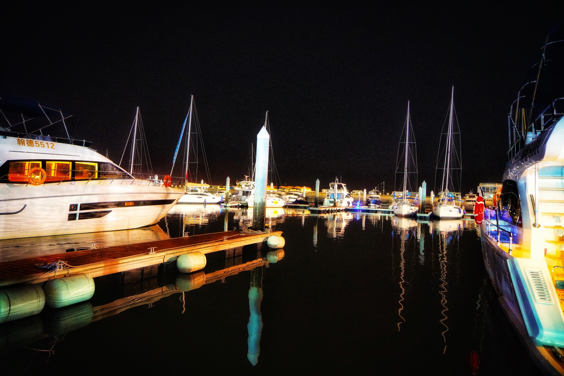 《东港码头夜太美》