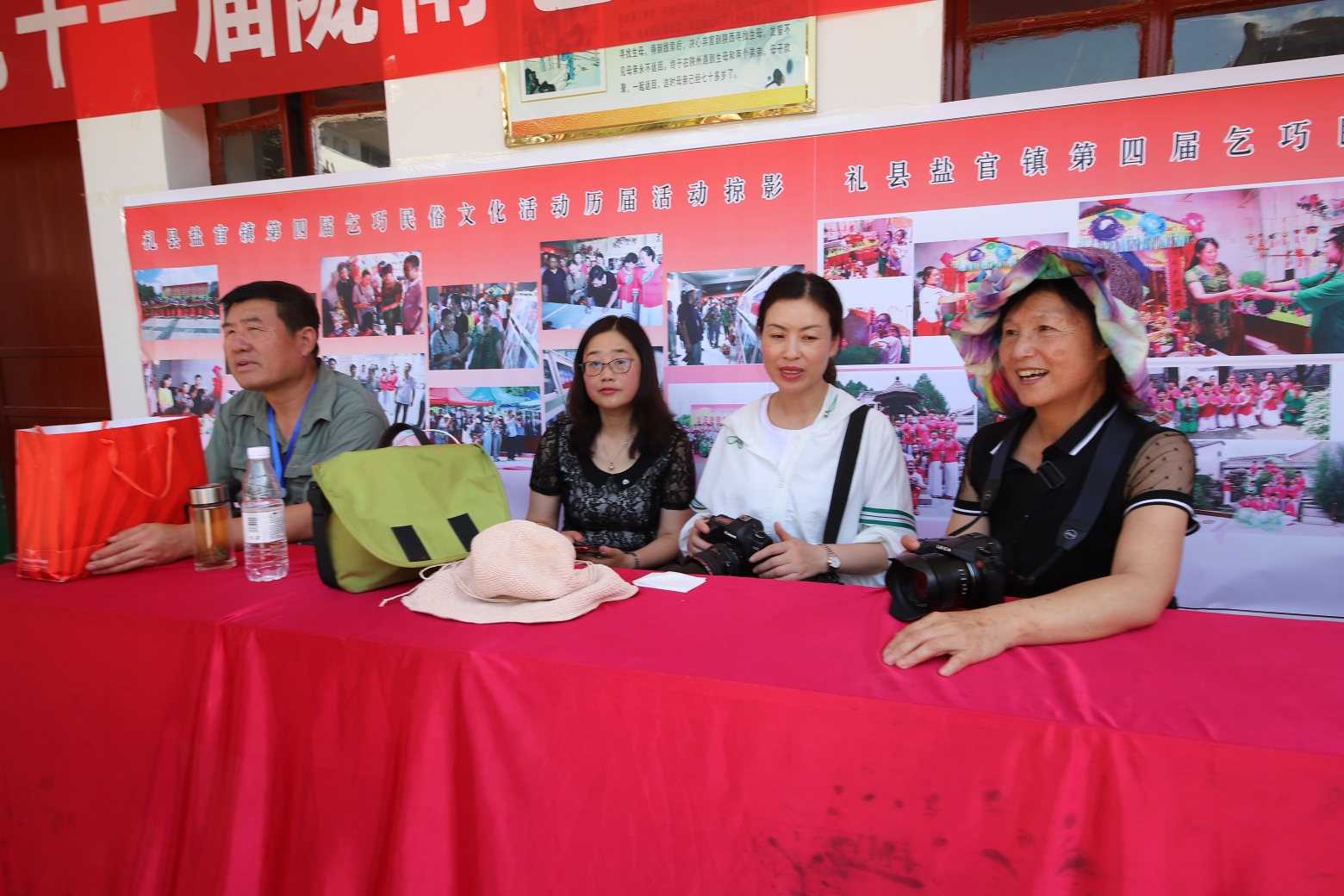 甘肃陇南礼县盐官镇第四届乞巧活动正在火热进行中.