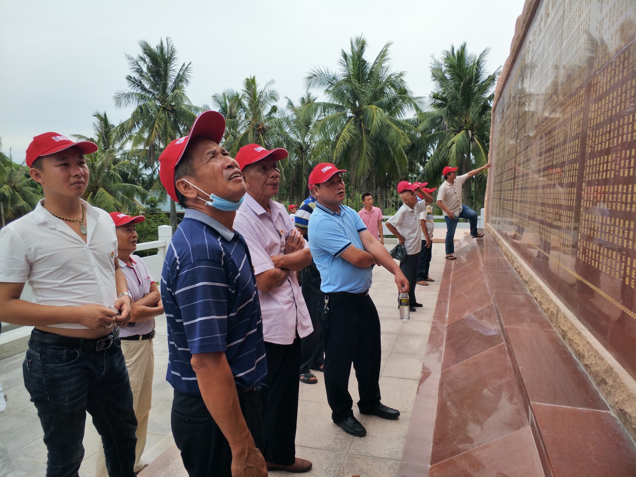 "不忘初心,牢记使命"——万宁市后安镇红联村党支部开展党日主题活动.