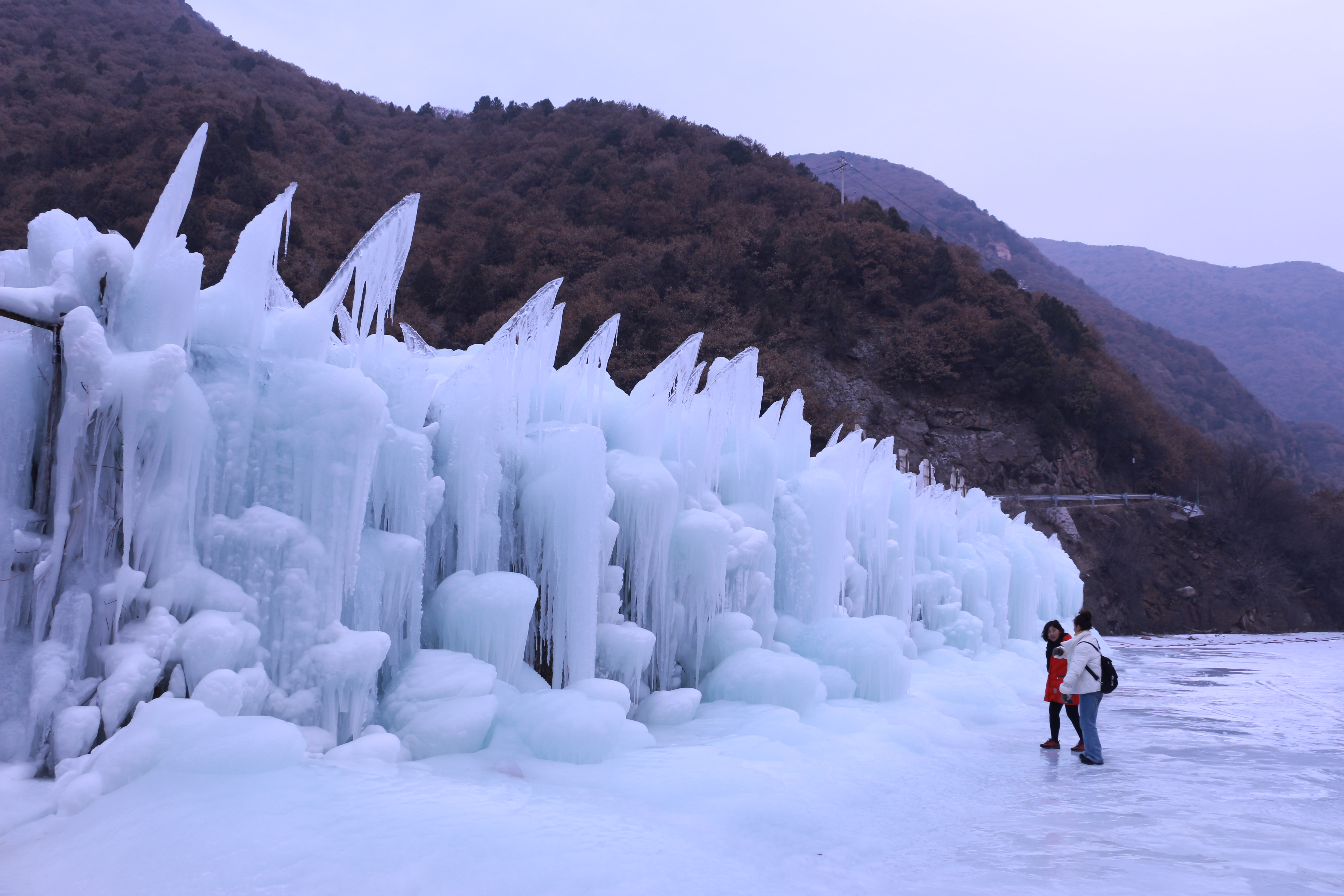 绛北大峡谷冰雪乐园
