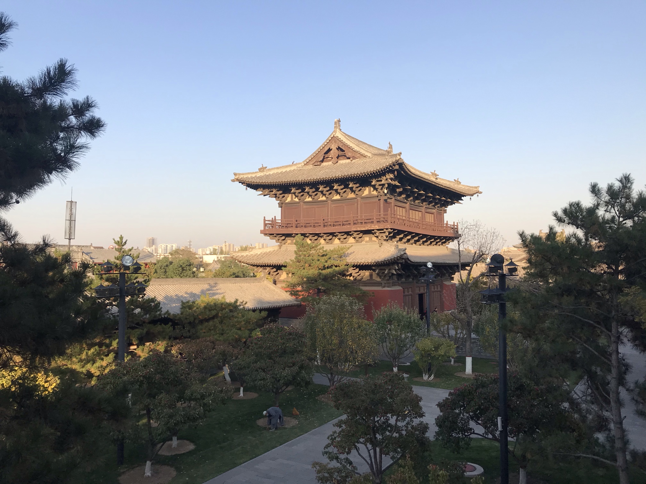 大同古城北魏風,遍佈古蹟遺名勝.