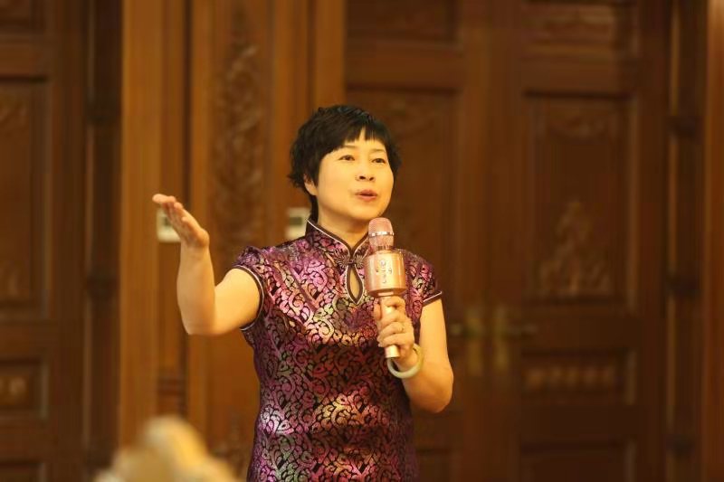 同声共抒爱国情,铿金霏玉诵中华——迎国庆师生朗诵会