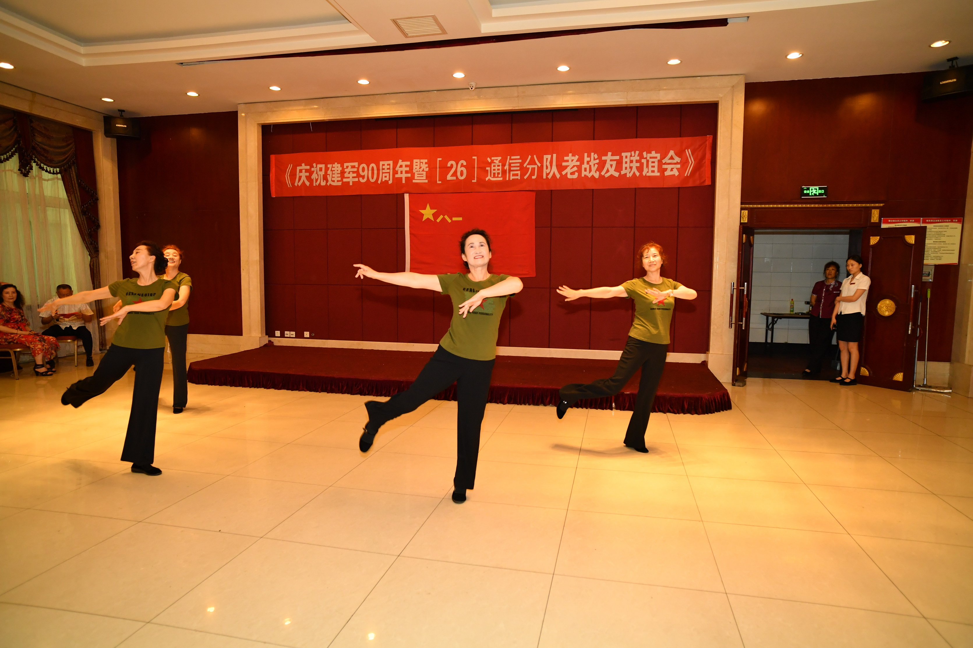 节目7   舞蹈《军人本色》,表演者王晓诺,李薇,武庆华,初晓琳.