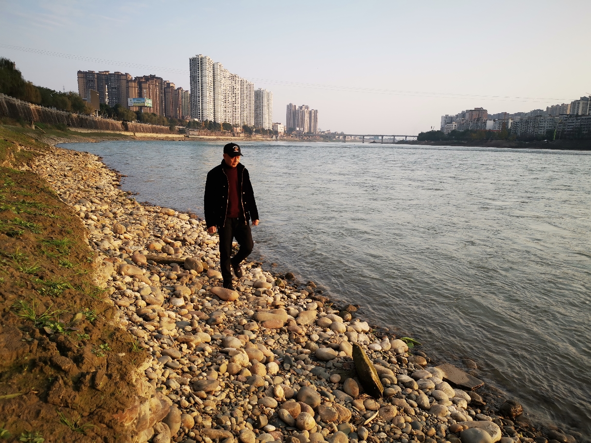 简阳沱江东门河坝