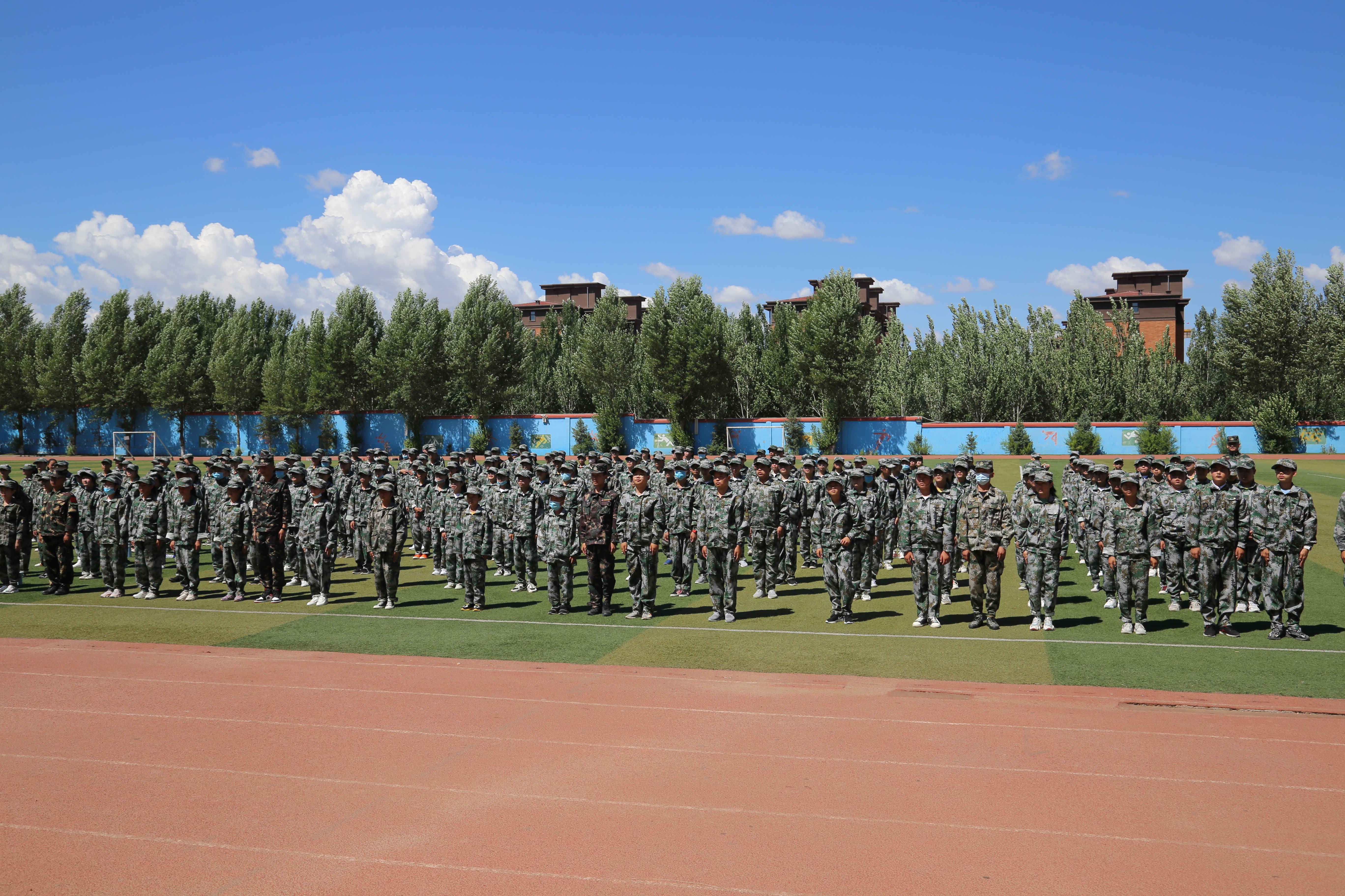 青春在磨砺中闪光——武川县第三中学军训活动系列报道之一