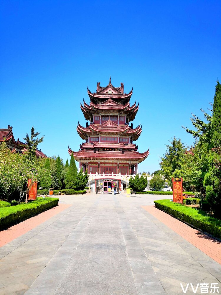 宏伟的海岛金山寺