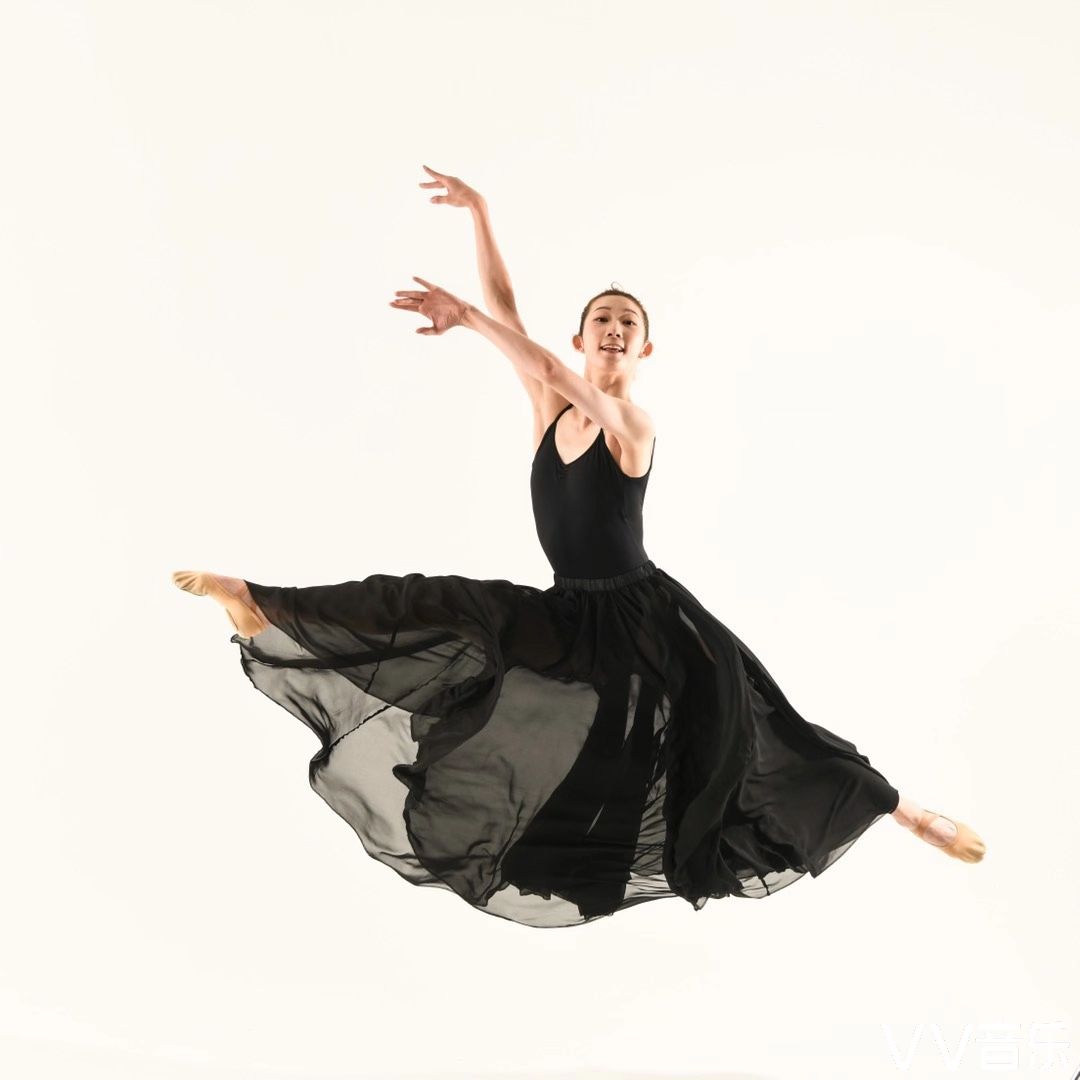 舞姿人像丨中华摄影网作品微刊第一百三十五期首发