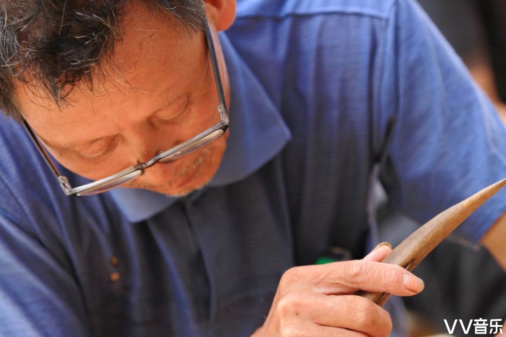 【传统守艺人】手工木雕(首发)