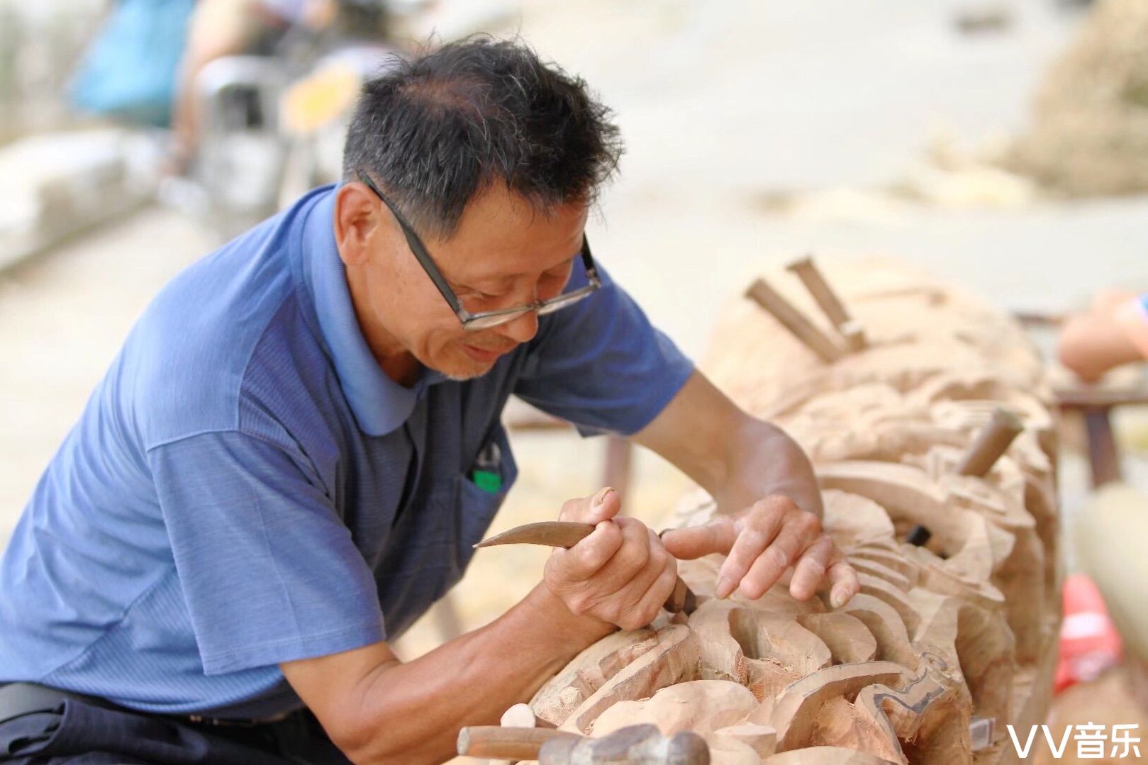 【传统守艺人】手工木雕(首发)