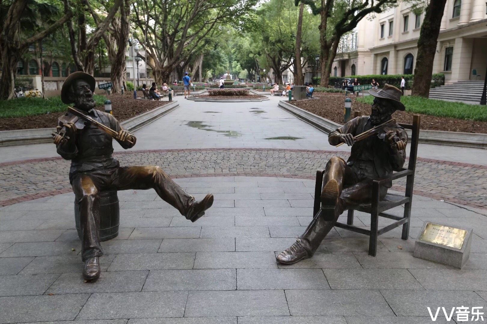 广州沙面大街的雕塑