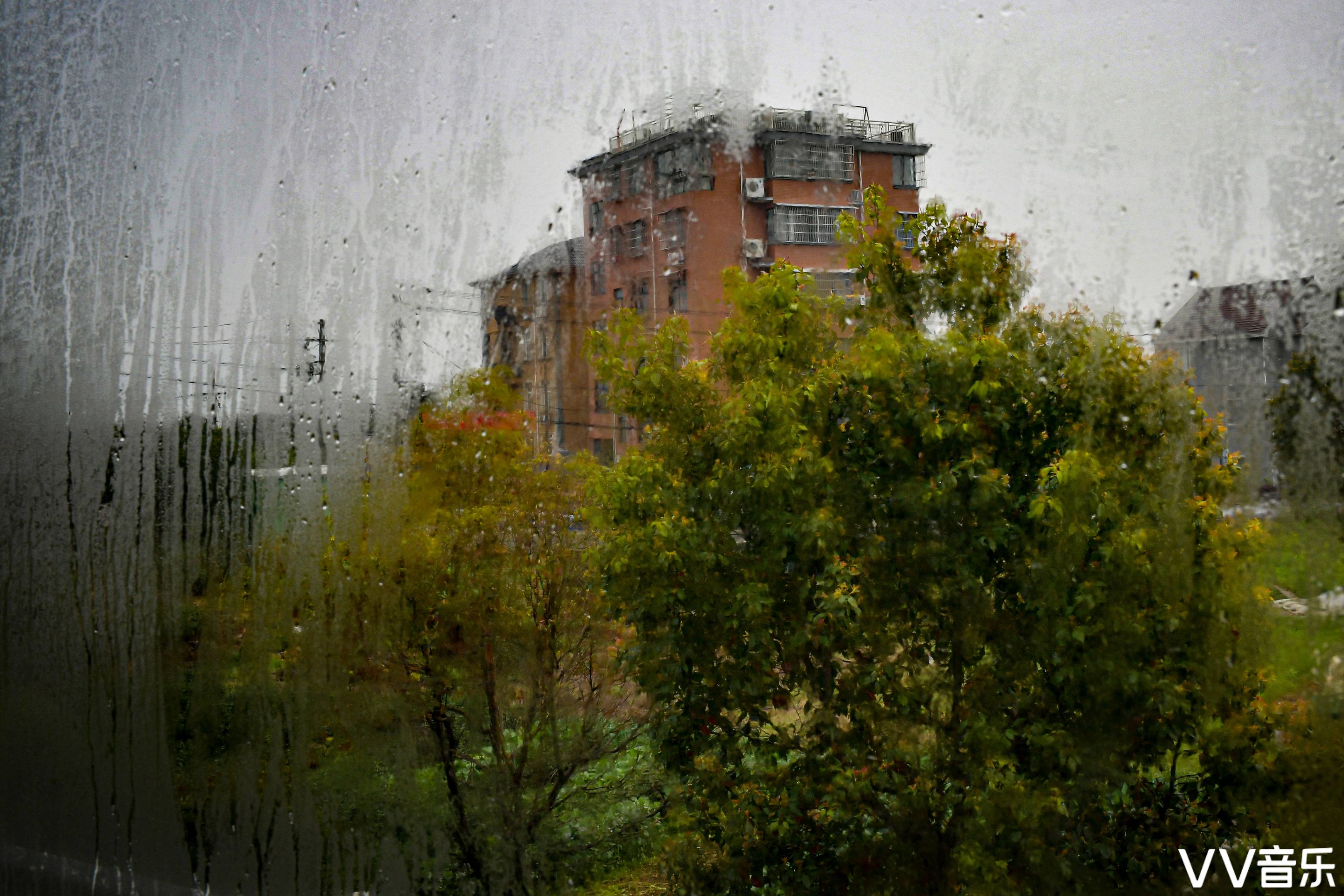 雨天窗外的風景