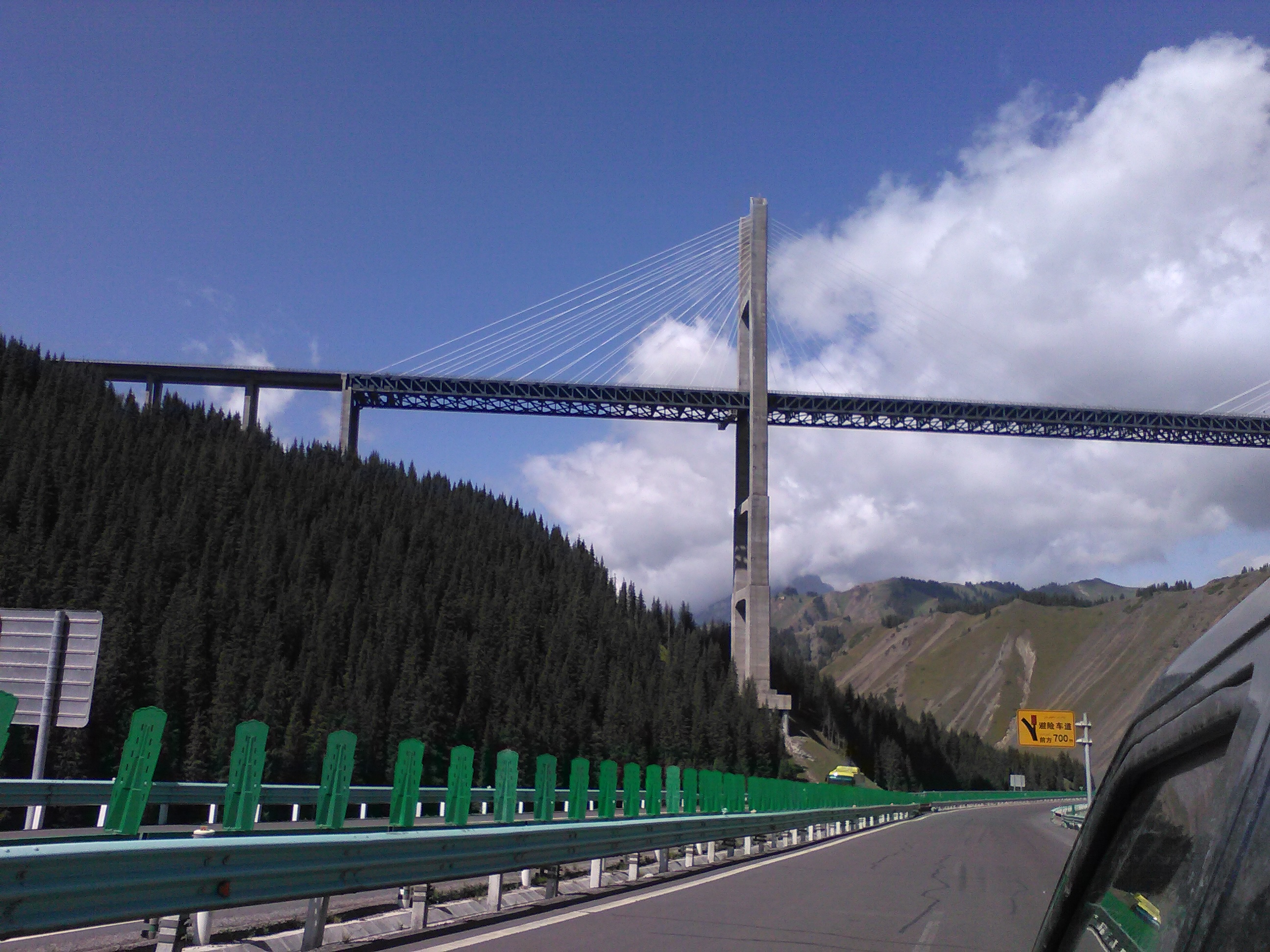 中国桥梁闻名世界----新疆果子沟大桥