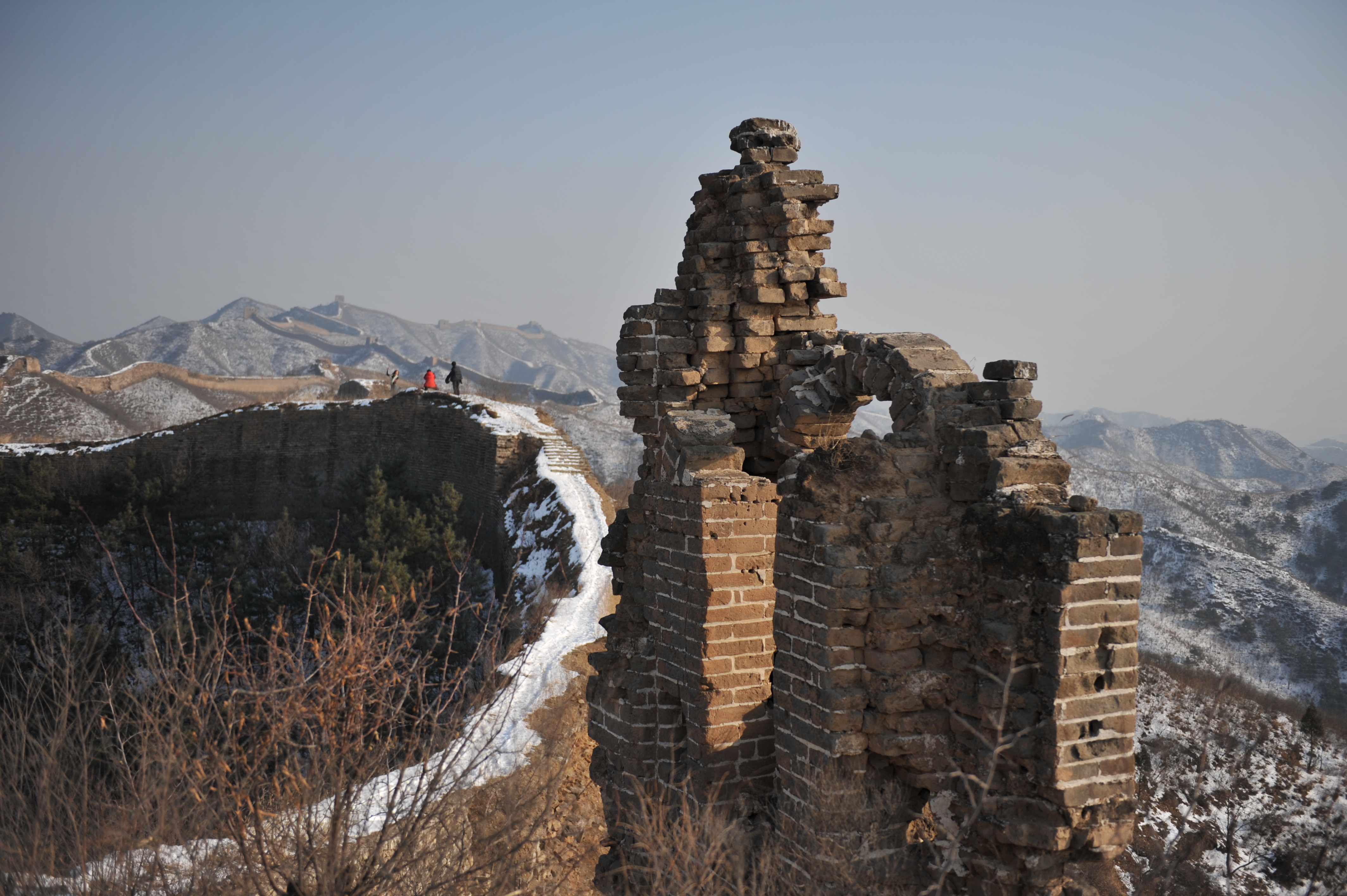 长城抗战古北口英雄楼察哥兰草/文图