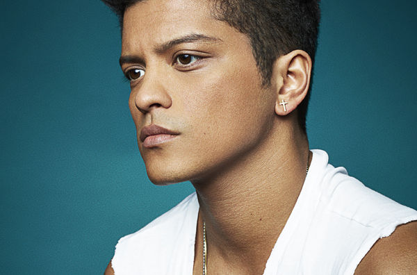 火星哥《24kmagic》:风格复古掌控力出色整张专辑充满生气