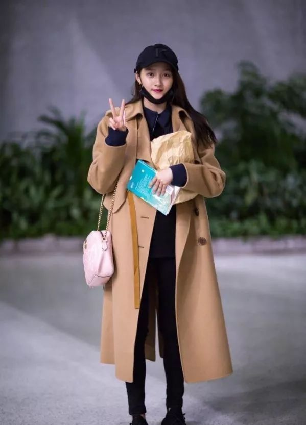 佛系少女是啥样子?施主你戳进来看一看就知道了!