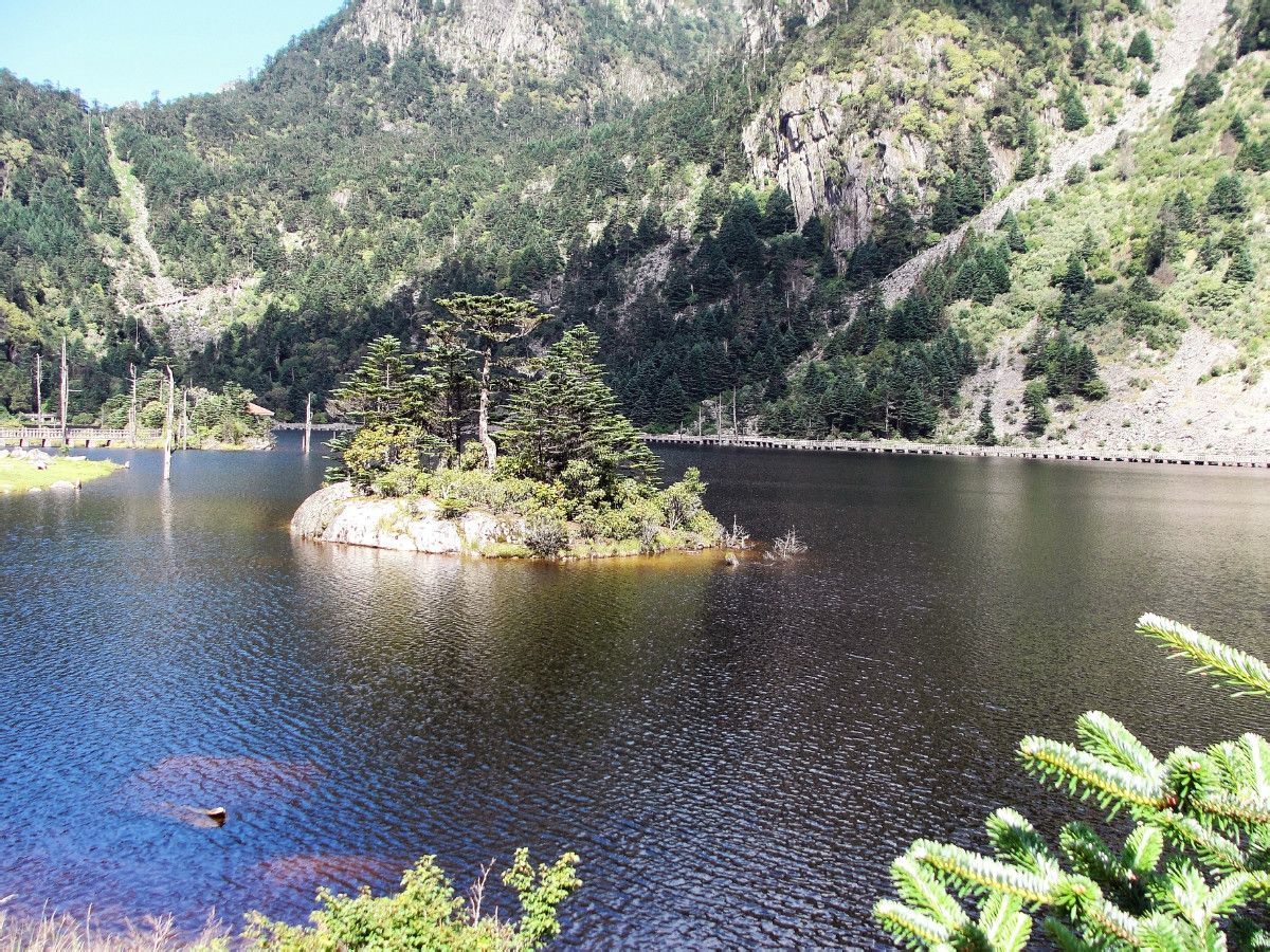 跨西昌市,普格縣,德昌縣一市兩縣,是涼山州國家4a級風景區螺髻山—瀘